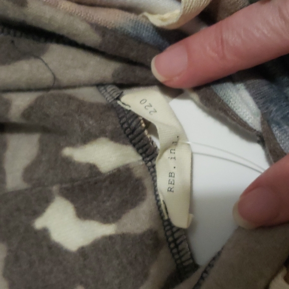 1 Left =Small🧡New boutique cozy hooded pullover - Picture 11 of 12